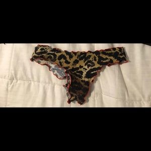 Cheeky bikini bottoms